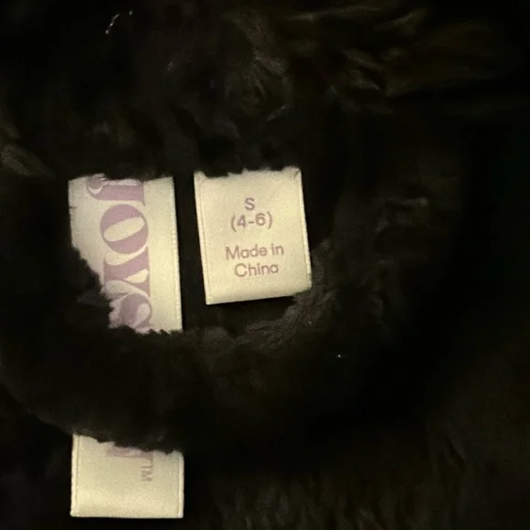 Black Robe - Picture 2 of 2